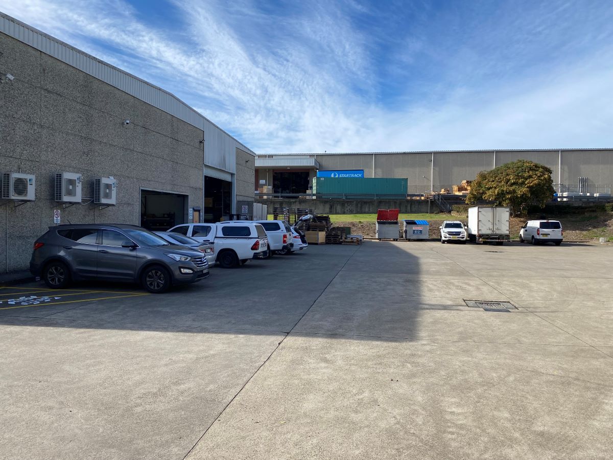Industrial property for lease in regents park 1