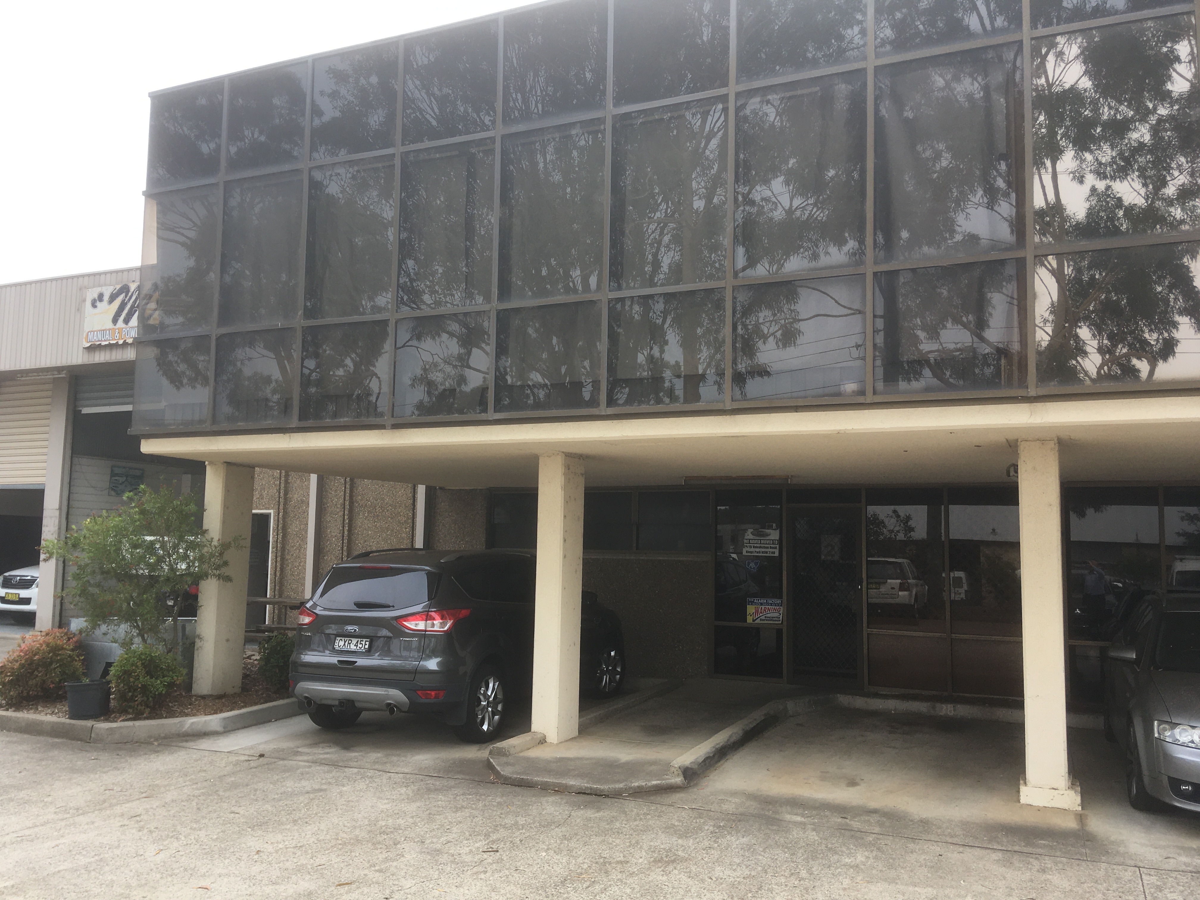 Industrial property for lease in seven hills 1