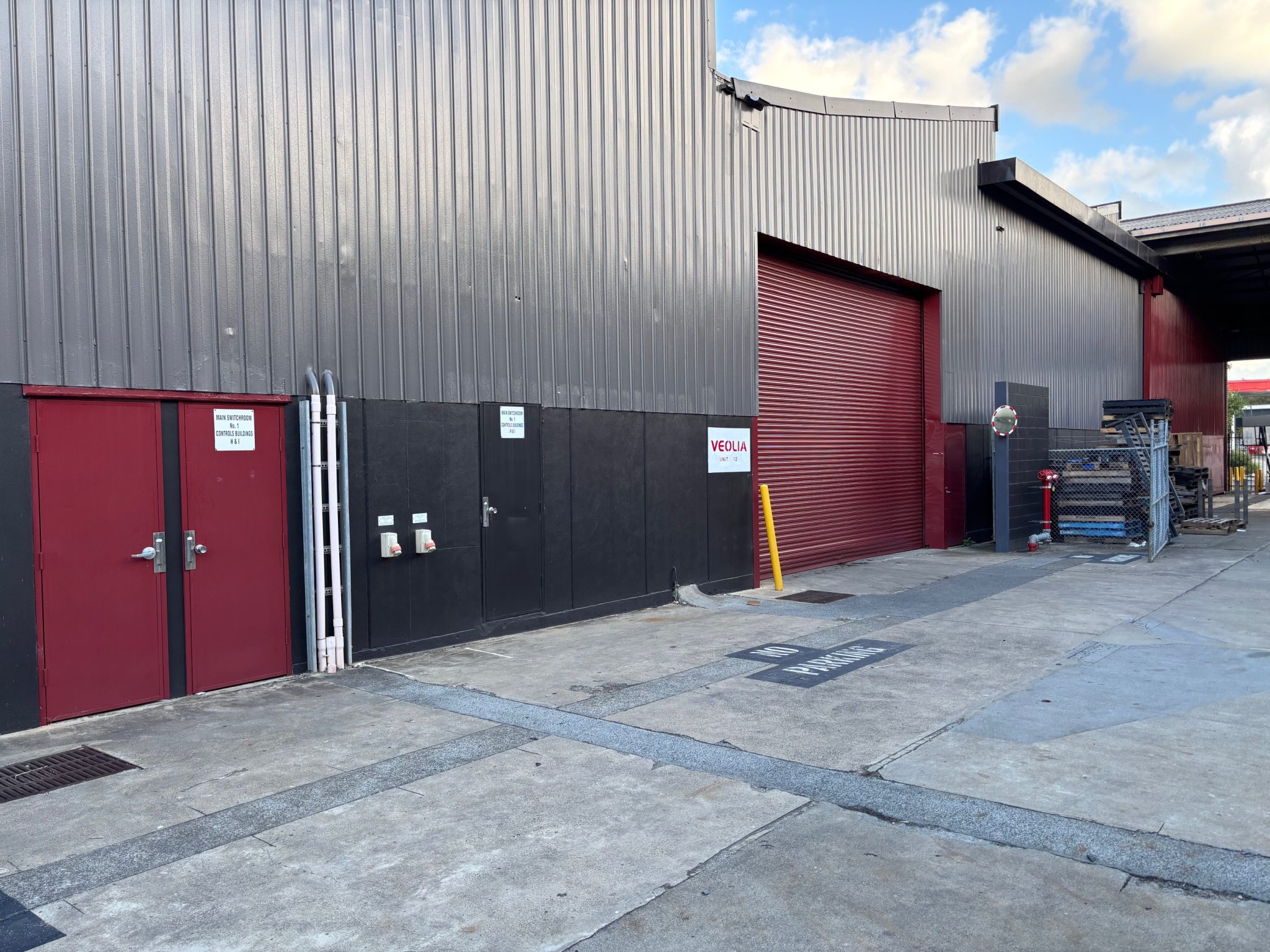 Industrial property for lease in seven hills 0