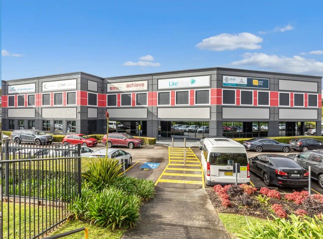 Commercial property for lease in seven hills 0