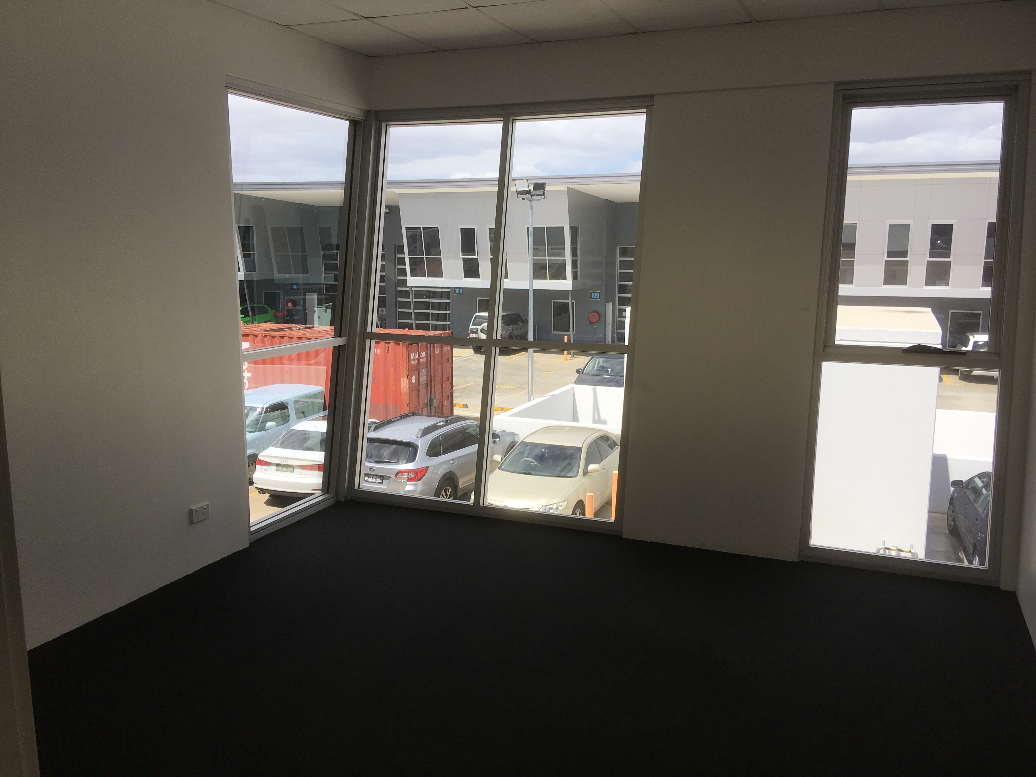 Industrial property for lease in north rocks 4