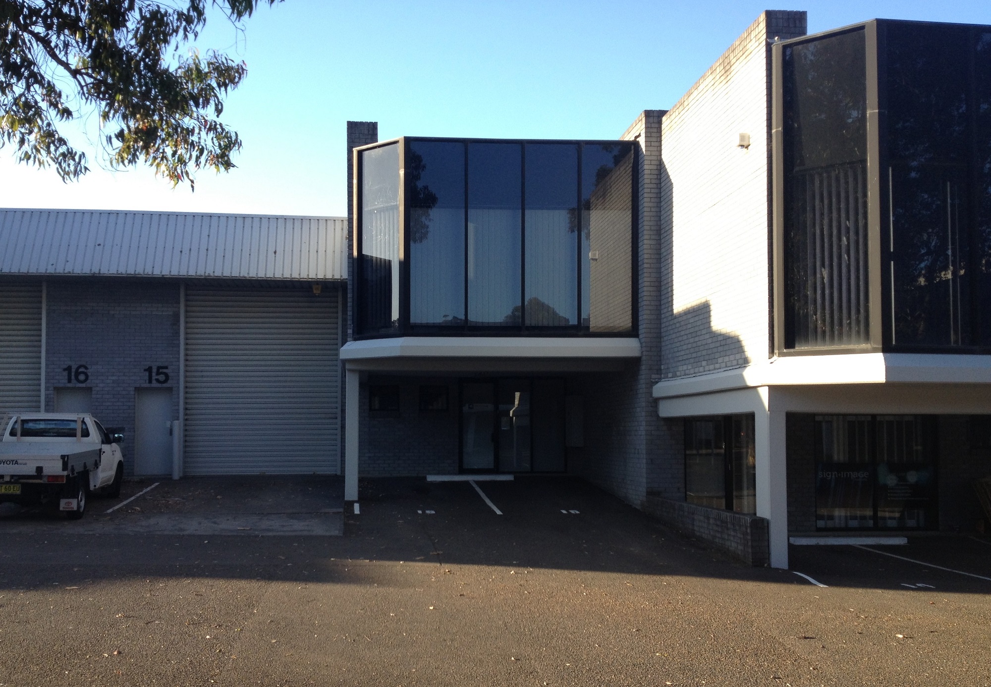 Industrial property for lease in castle hill 0