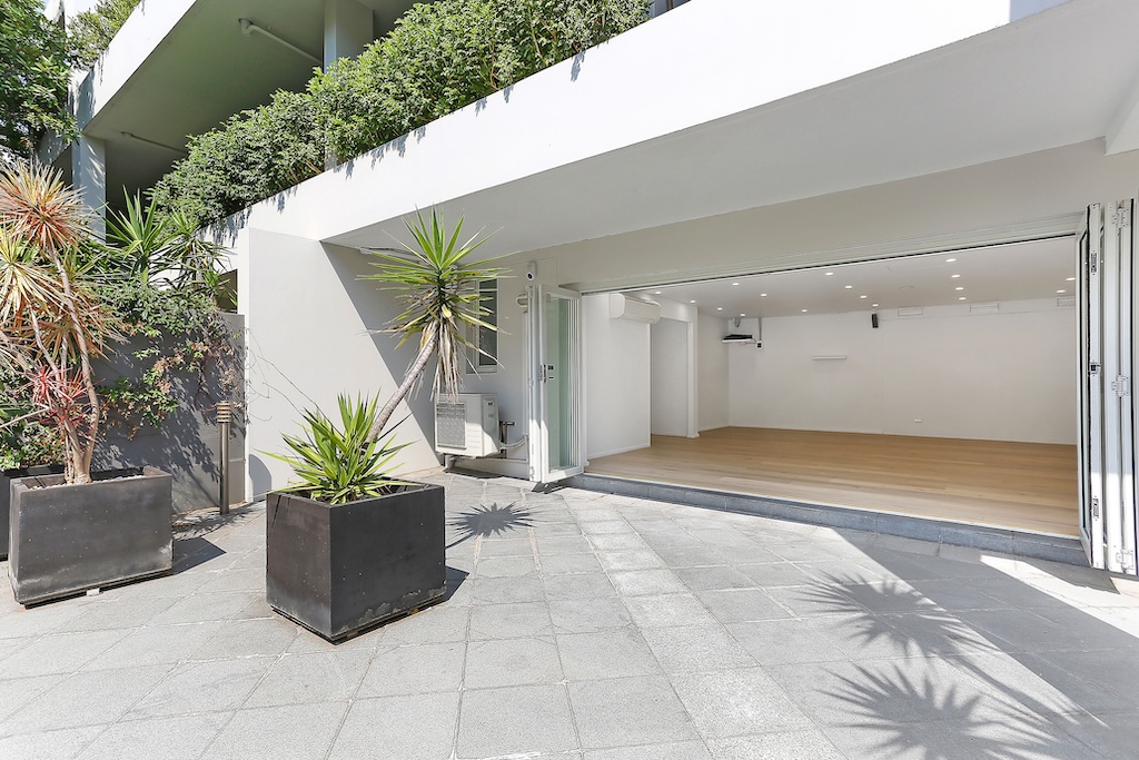 Retail property for lease in alexandria 1