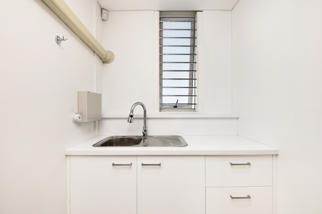 Retail property for lease in alexandria 5