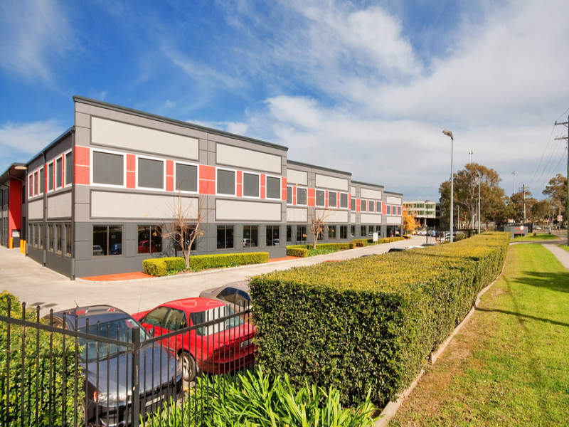 Commercial property for lease in seven hills 0