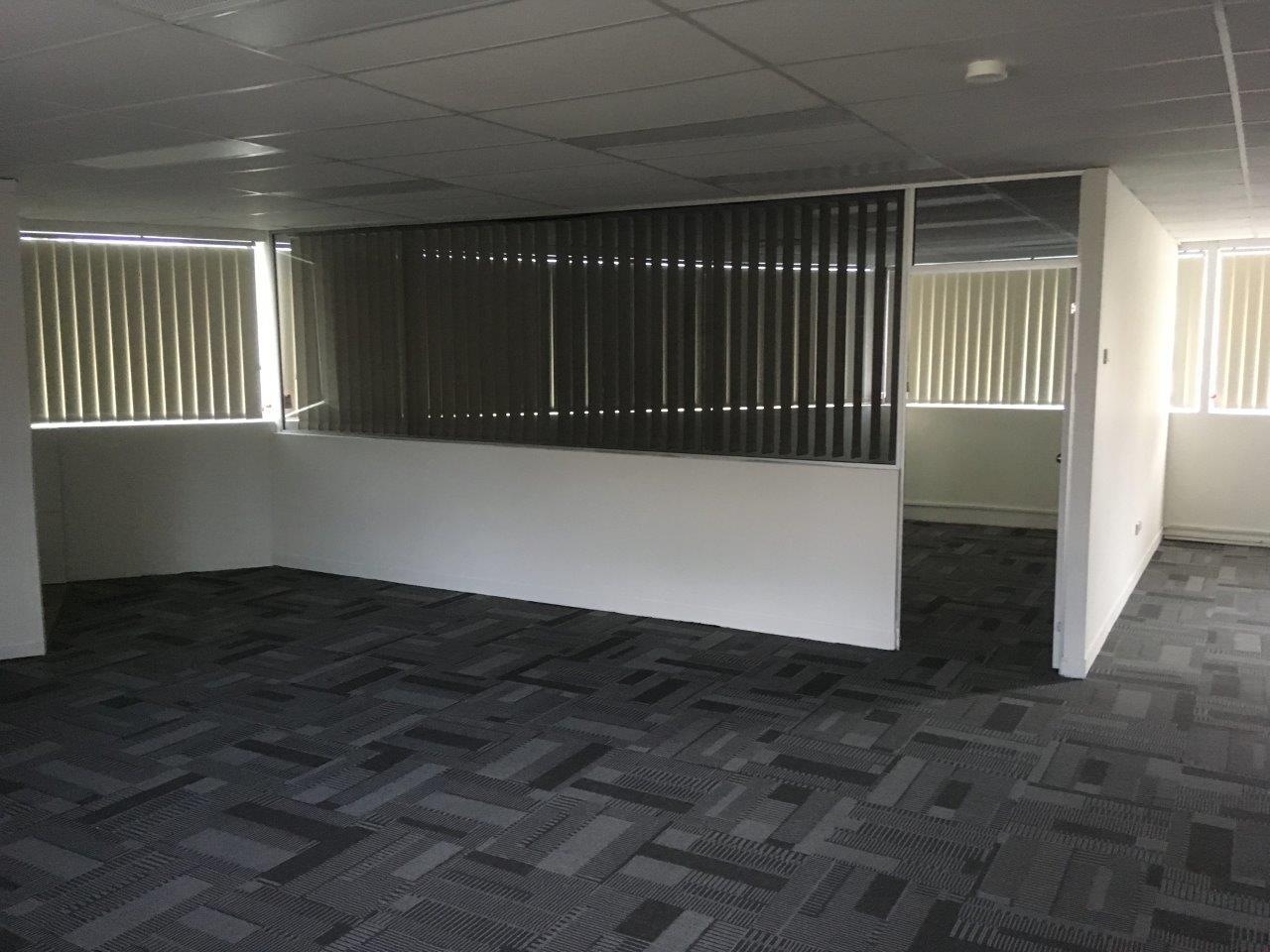 Commercial property for lease in seven hills 0