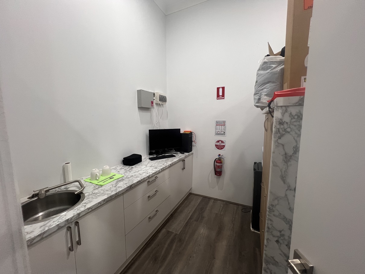 Retail property for lease in abbotsbury 4