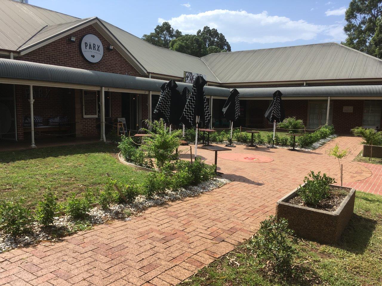 Retail property for lease in abbotsbury 6