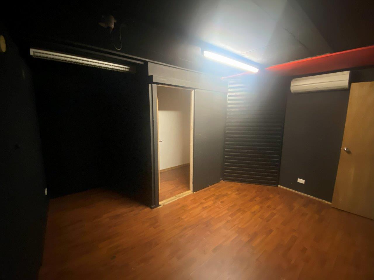 Industrial property for lease in north rocks 6