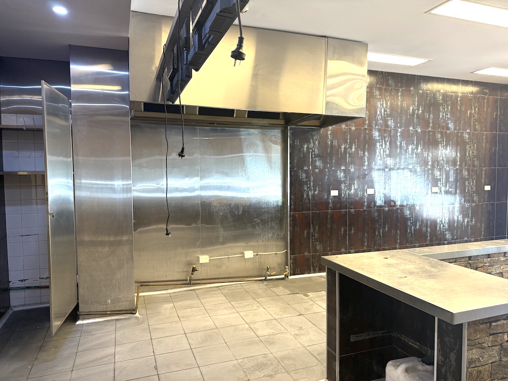 Retail property for lease in bradbury 3
