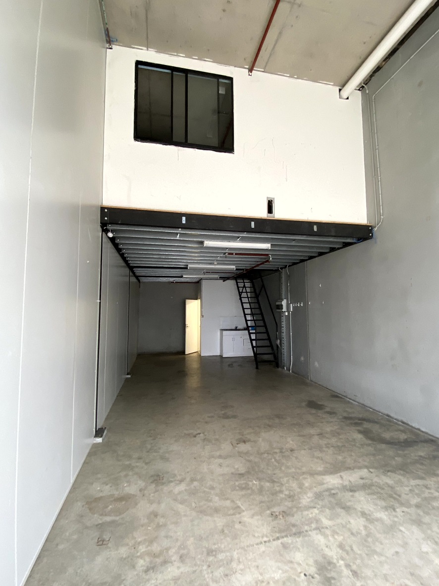 Industrial property for lease in north rocks 0