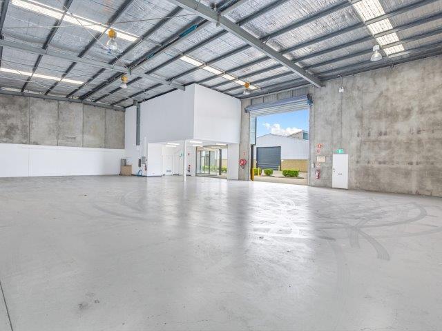 Industrial property for lease in seven hills 0
