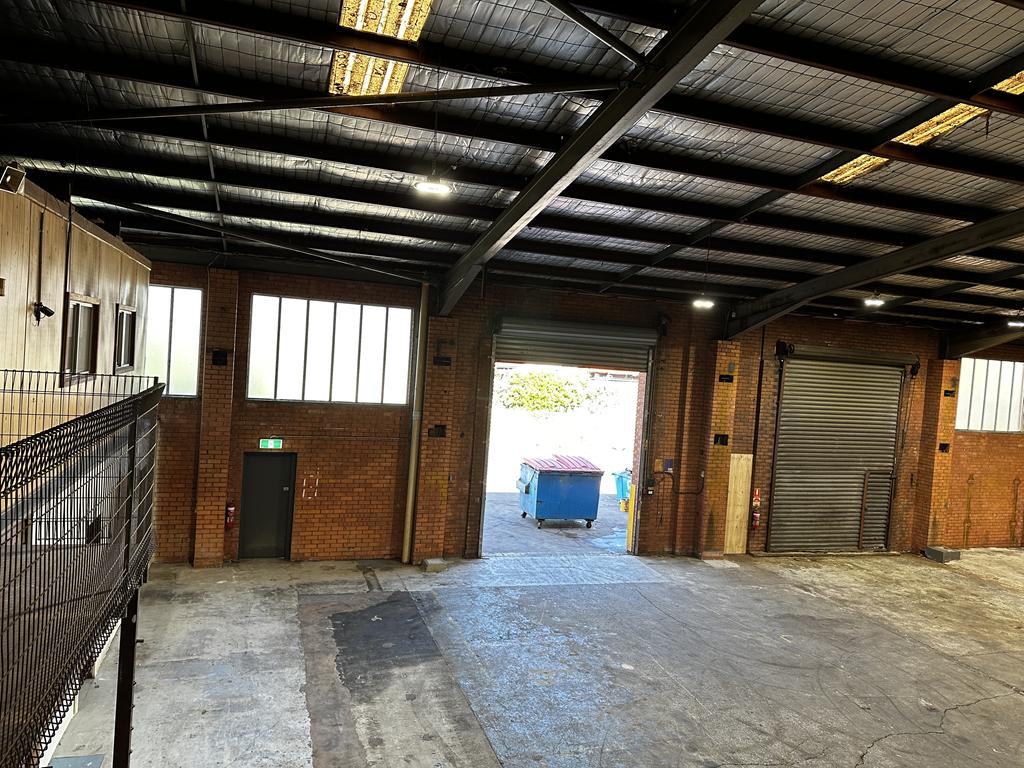 Industrial property for lease in mascot 2